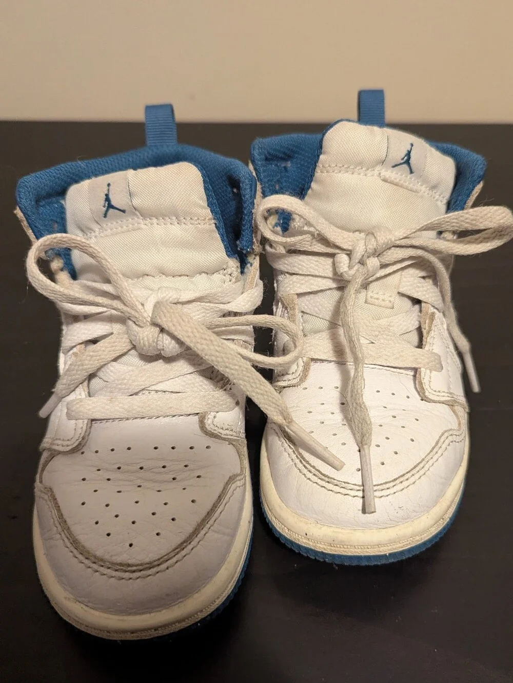 Kids White and Blue High-Top Nike Athletic Sneakers 9c - Picture 3 of 5